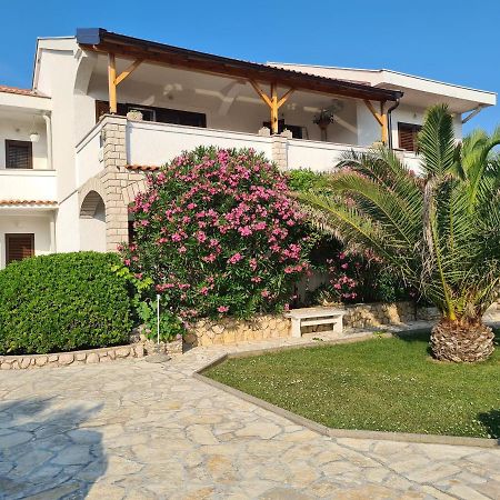 Apartments Ivo Pag Town Exterior photo