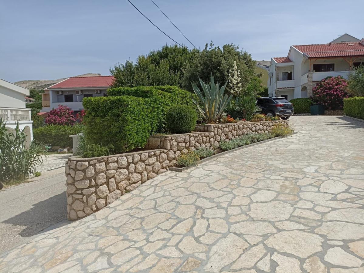 Apartments Ivo Pag Town Exterior photo